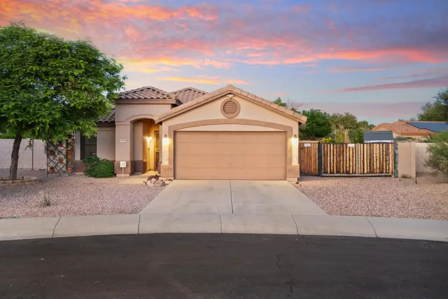 Peaceful cul de sac setting Peaceful cul de sac setting